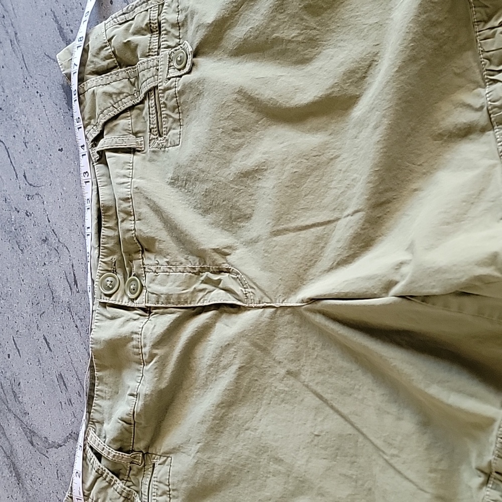 LANE BRYANT Shorts w/ Stylish Belt Loop Design Green size 16 - Picture 10 of 12